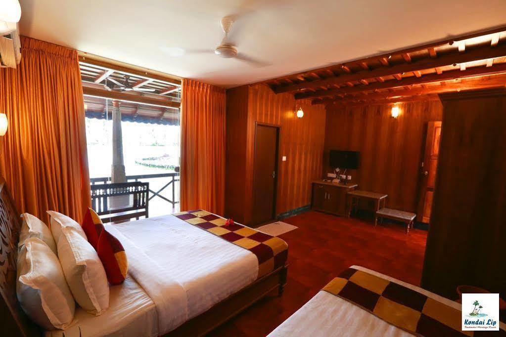 Kondai Lip Backwater Heritage Resort Kochi Exterior photo