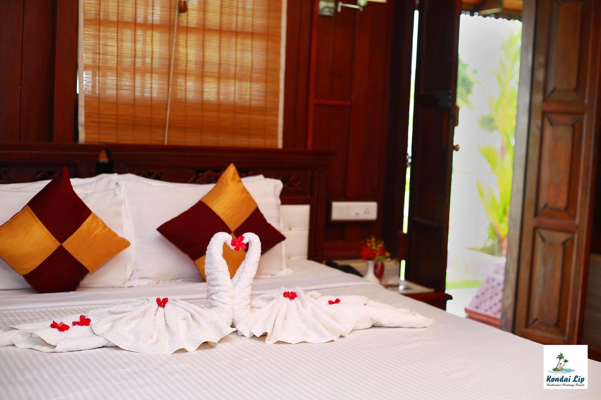 Kondai Lip Backwater Heritage Resort Kochi Exterior photo
