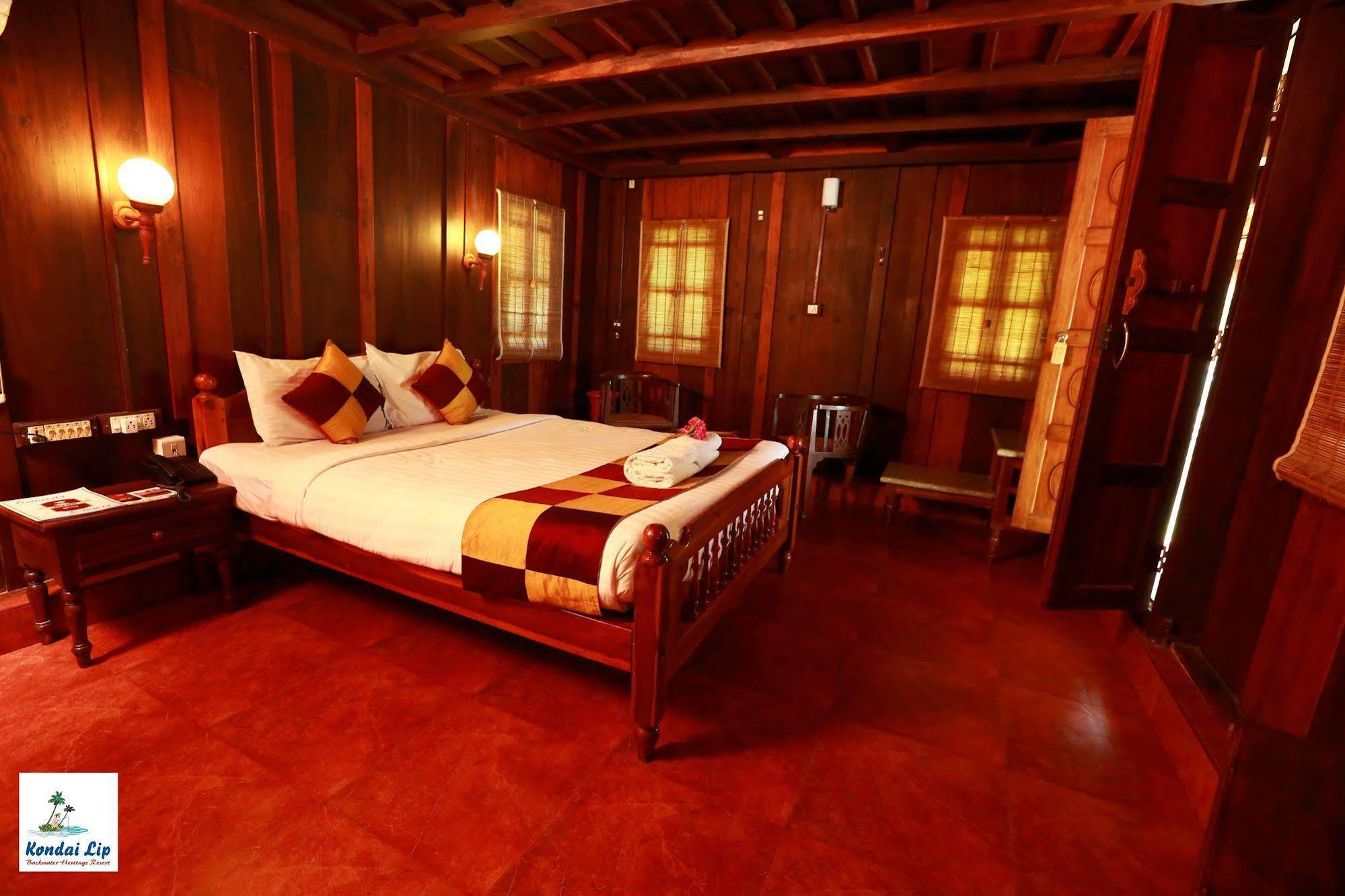 Kondai Lip Backwater Heritage Resort Kochi Exterior photo