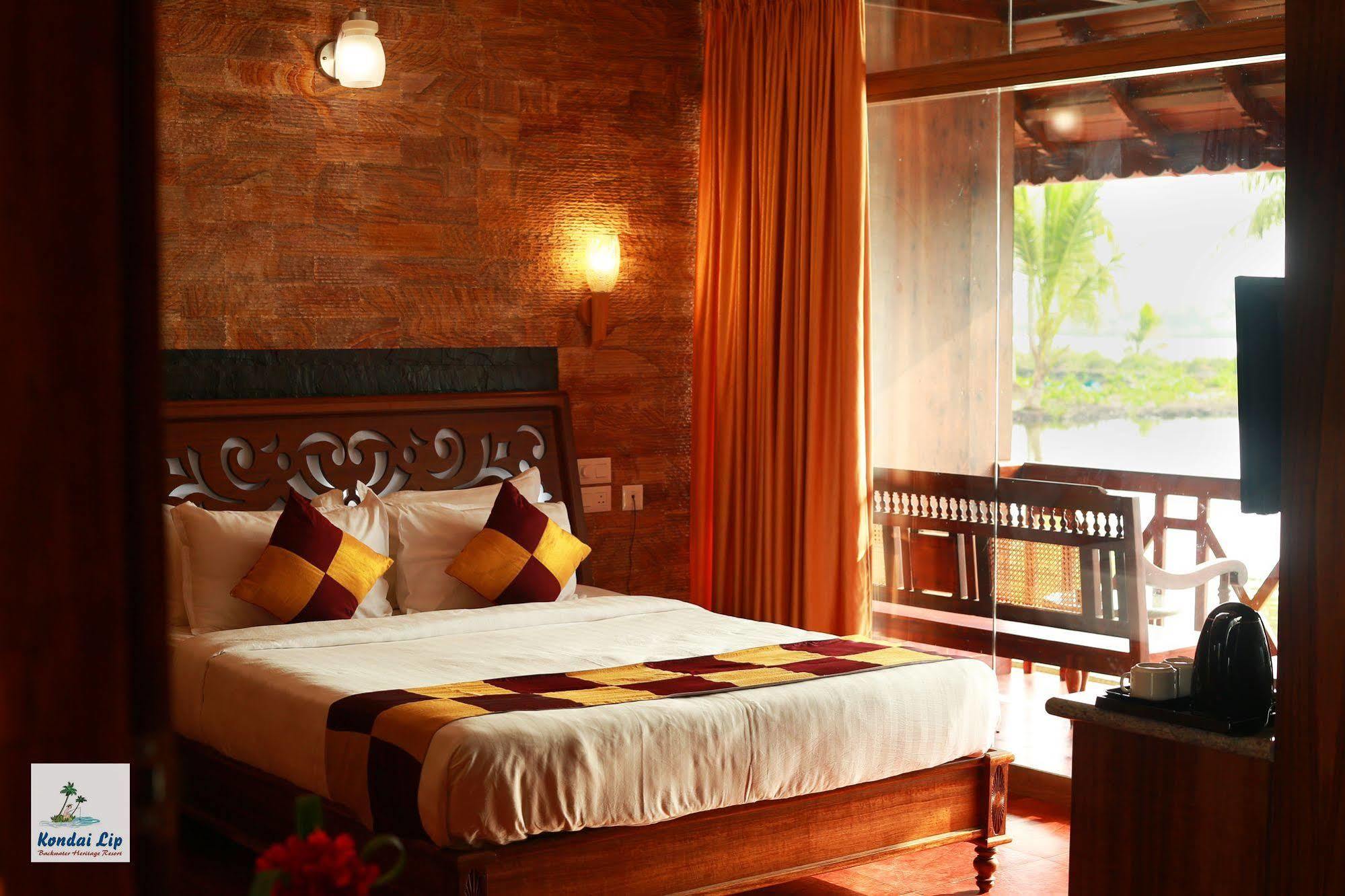 Kondai Lip Backwater Heritage Resort Kochi Exterior photo